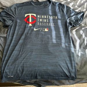 Nike Minnesota Twins shirt
